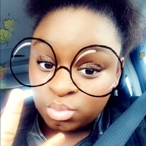 Meet your Posher, Victoria